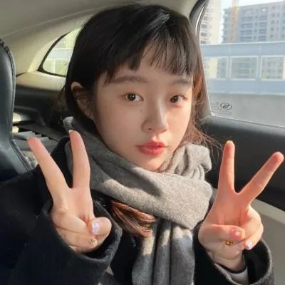 绿杨移作两家春